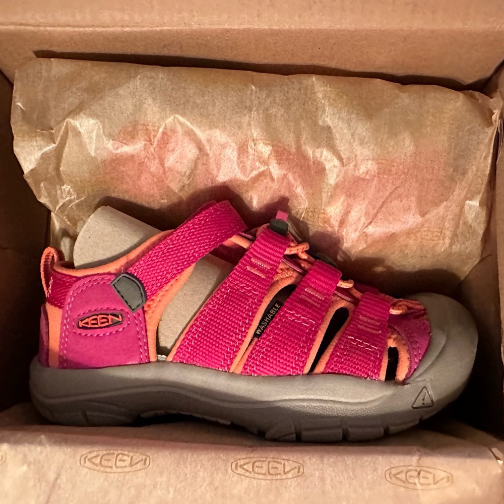NEW Keen Girls Newport H2 Sandal Sneaker